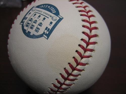 Хесус МОНТЕРО подписа договор с OML Baseball SEATTLE MARINERS - Бейзболни топки с Автографи